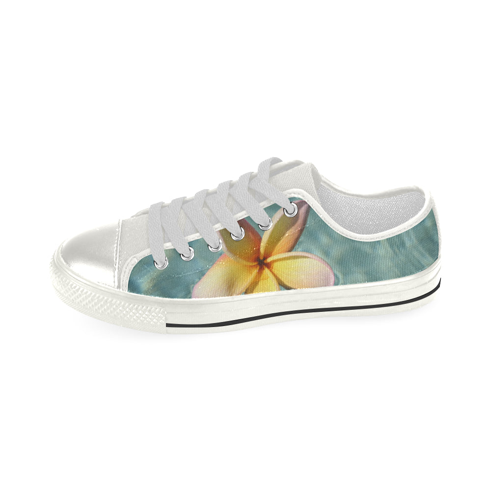 Floating Frangipani Women's Low Rise Shoes