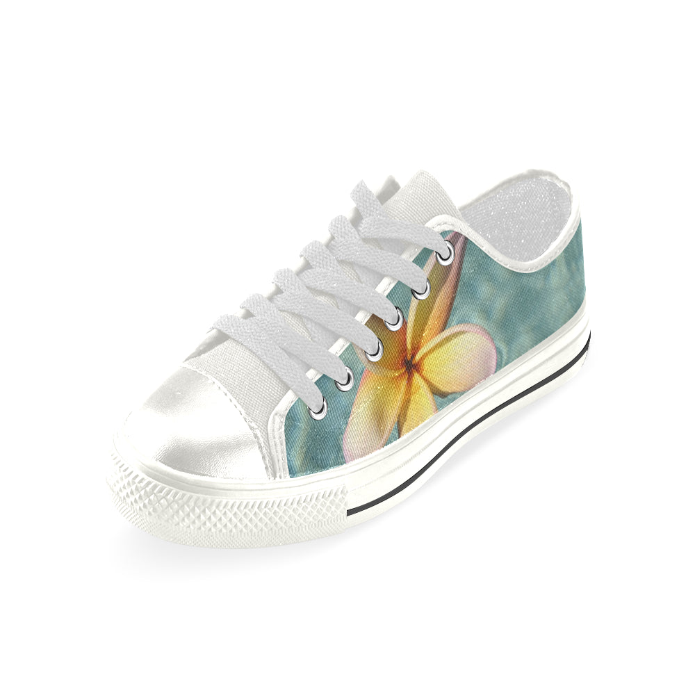 Floating Frangipani Women's Low Rise Shoes