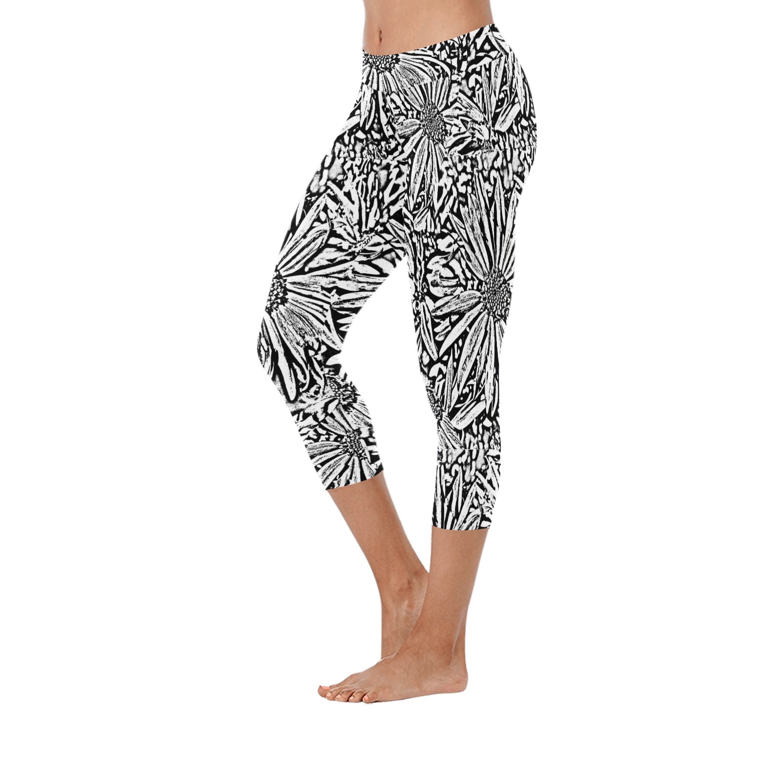 Black & White Daisies Capri Leggings up to 5 XL