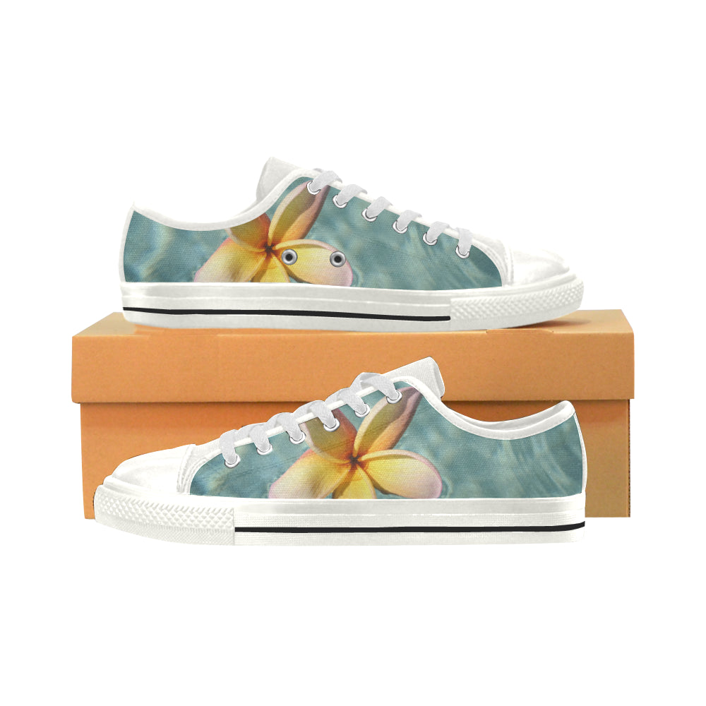 Floating Frangipani Women's Low Rise Shoes